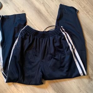 EUC mens Nike track pants with pockets
